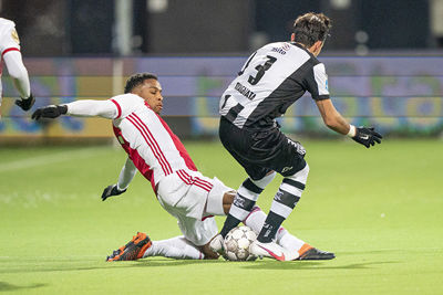 Zeg nu zelf, dit was toch ook weer een fantastische tackle?! © Pro Shots